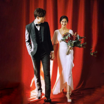 Sexy v-neck satin light wedding dress 2020 new bridal travel door yarn white waist fishtail dress long dress