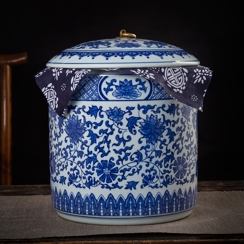 Jingdezhen ceramic blue seal tea caddy fixings receive a storage jar household adornment is placed a gift