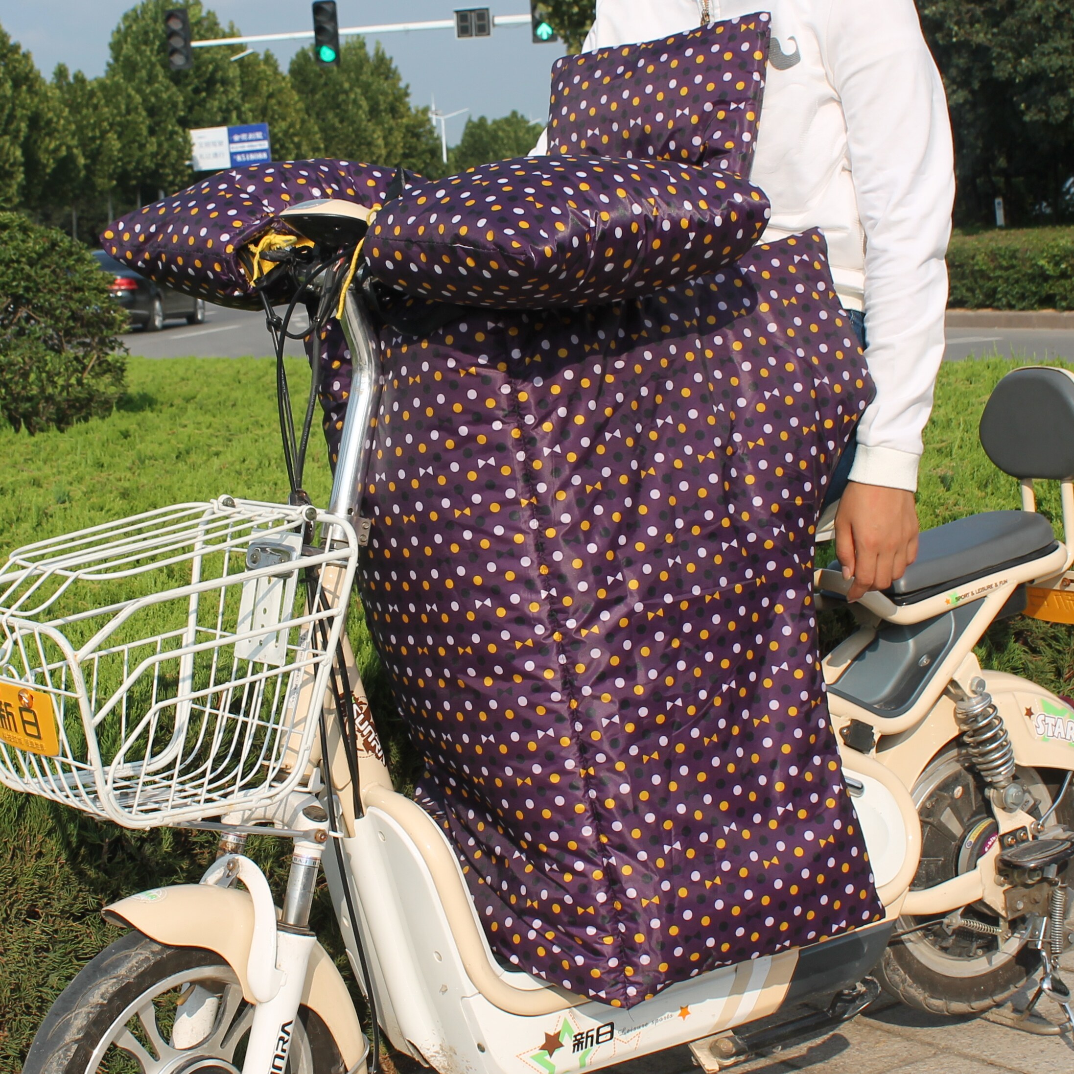 冬季电动车挡风被保暖加厚防水防风罩分体电车电瓶摩托车冬天春秋