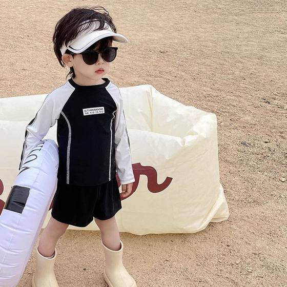 Children's swimsuits, boys' long-sleeved sun protection quick-drying suits, baby children's split swimsuits, beach swimsuits
Children's swimsuits, boys' long-sleeved sun protection quick-drying suits, baby children's split swimsuits, beach swimsuits