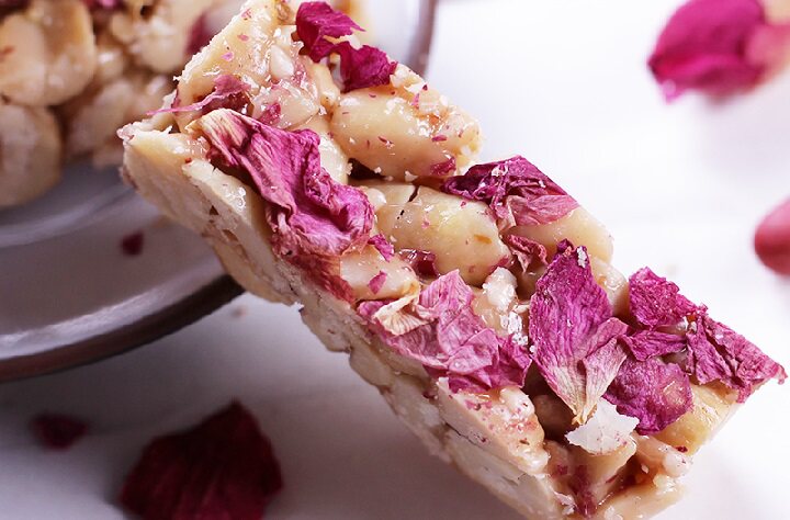 跟鲜花饼一起,领略滇派糕点的花香四溢