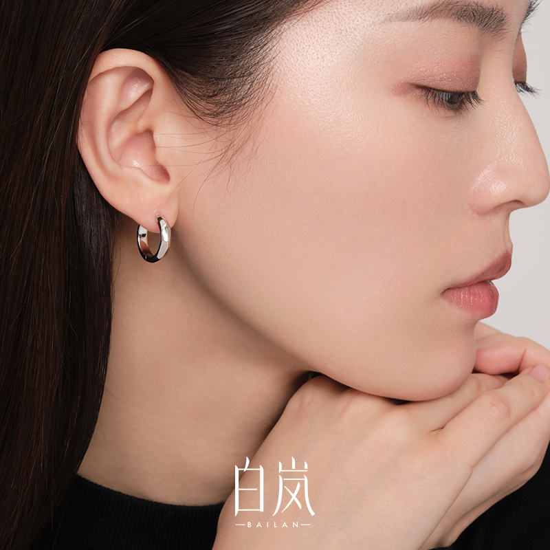 White Lan Mirror Light Ear Ring Woman 925 925 Silver 2023 New Light And Luxurious Small Crowned Earrings Ring Surround Earring ED3774-Taobao