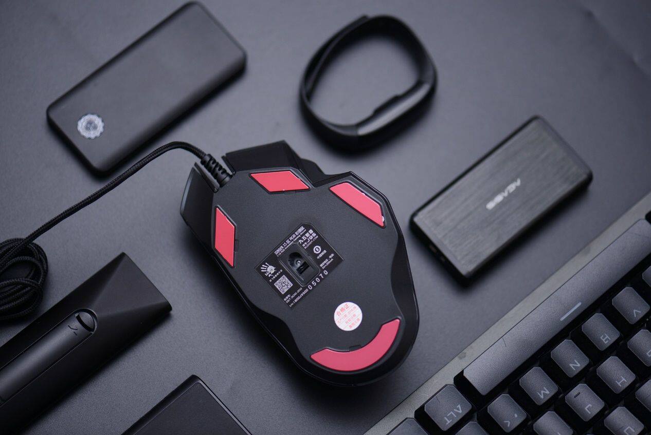 鼠标在手吃鸡不愁,血手幽灵j95评测