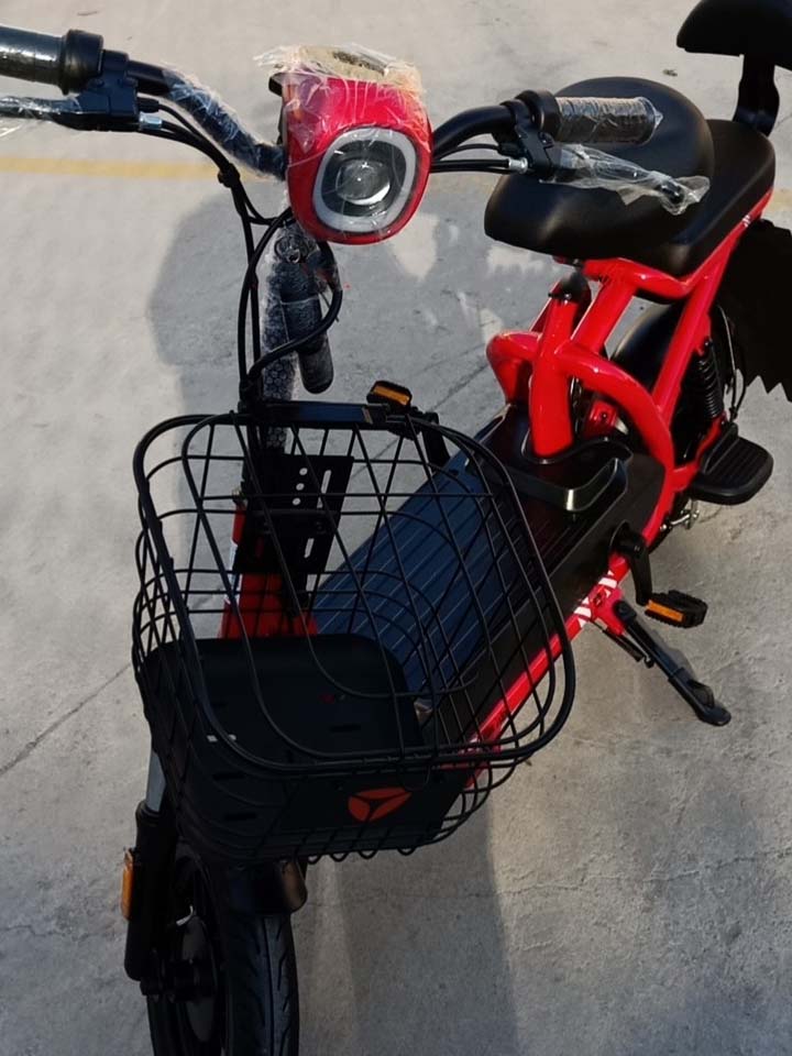 雅迪电动车小飞象