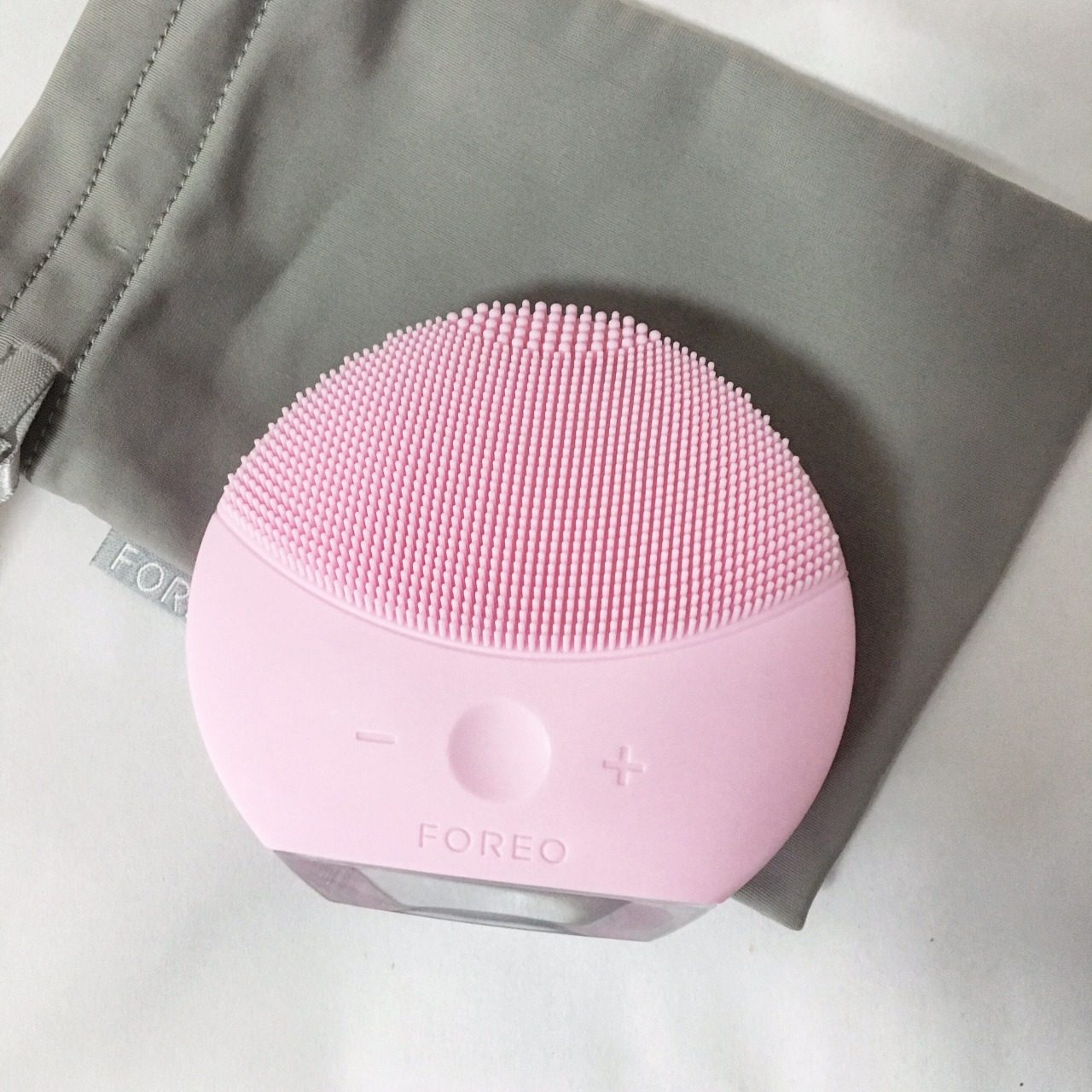foreo 硅胶电动洗脸仪