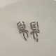 여성을위한 리본 미학적 귀 클립 트렌디하고 콜드 발레 스타일 리본 보우 이어 피어싱 귀 뼈 클립 학생 귀 장식 여성을위한 리본 미학적 귀 클립 트렌디하고 콜드 발레 스타일 리본 보우 이어 피어싱 귀 뼈 클립 학생 귀 장식