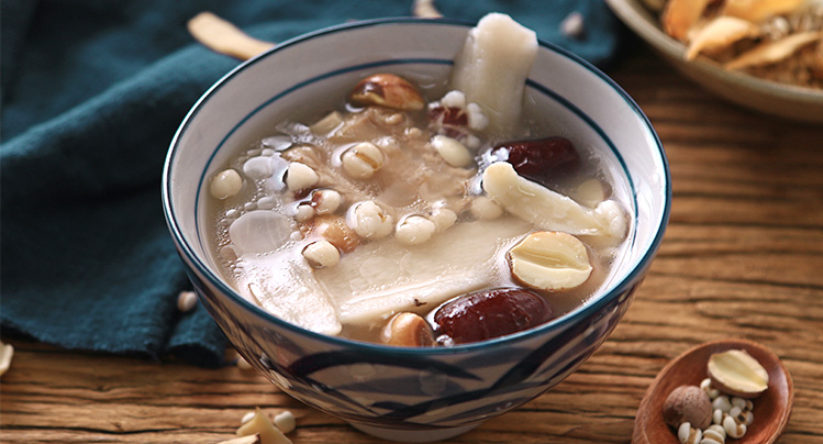 这款四季清补凉汤包,特别适合秋冬这个季节并且全家都可以喝,如果家里