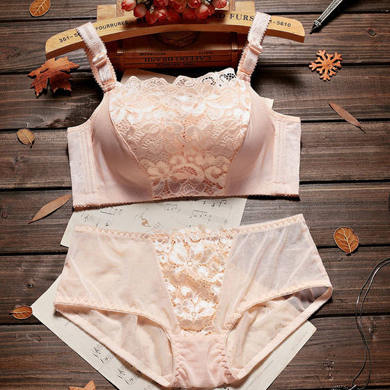 Bra without steel rings, small breasts, thin upper and thick underwear for women, women gathering and adjusting anti-exposure strapless bra single piece or set
Bra without steel rings, small breasts, thin upper and thick underwear for women, women gathering and adjusting anti-exposure strapless bra single piece or set