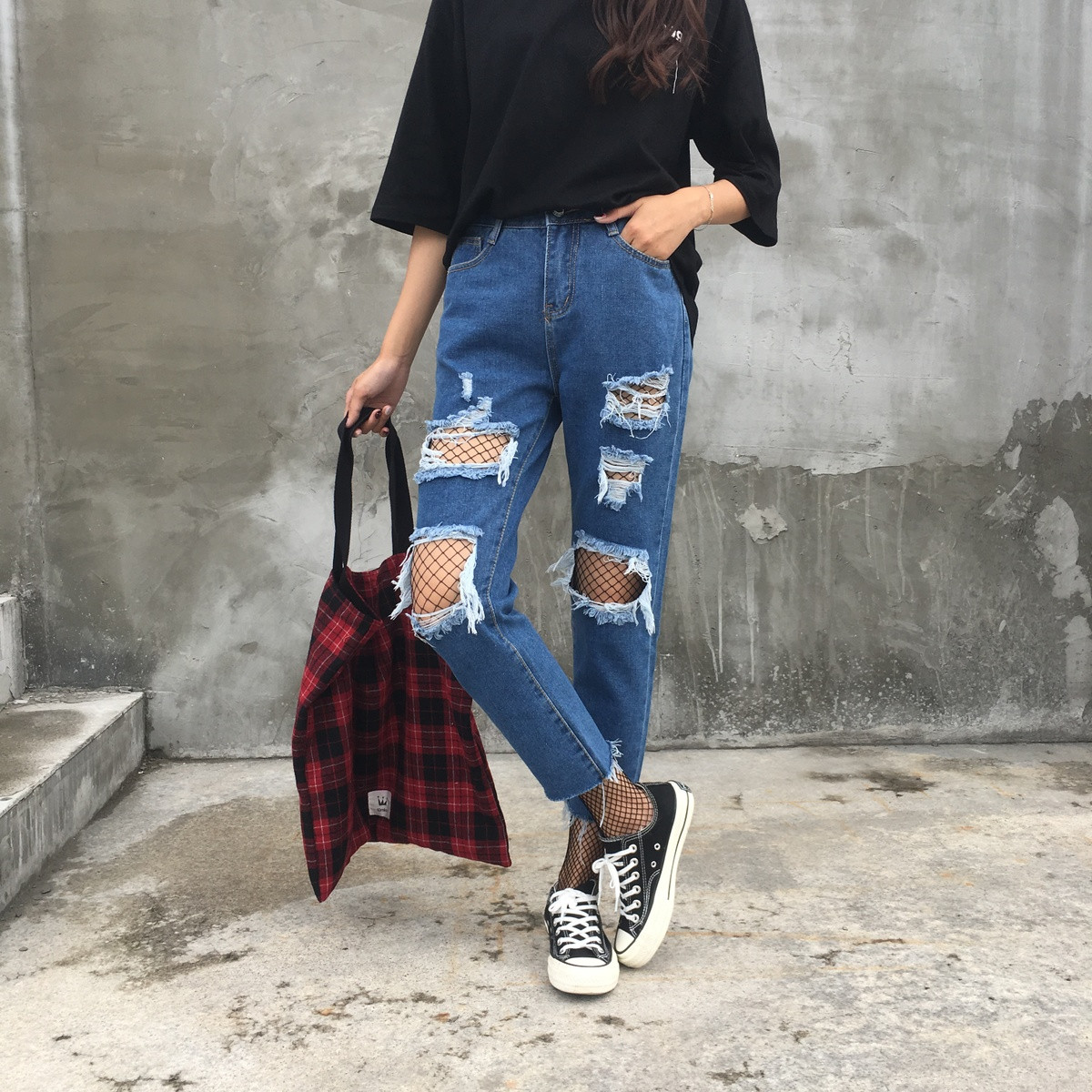 春装新款乞丐做旧蓝色水洗渔网大破洞牛仔裤女式显瘦宽松九分