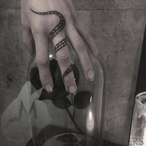 MG Tattoo with hand-painted TATTOO dark Black Gothic wind minimalist Snake Print Creative Stickers Finger Tattoo