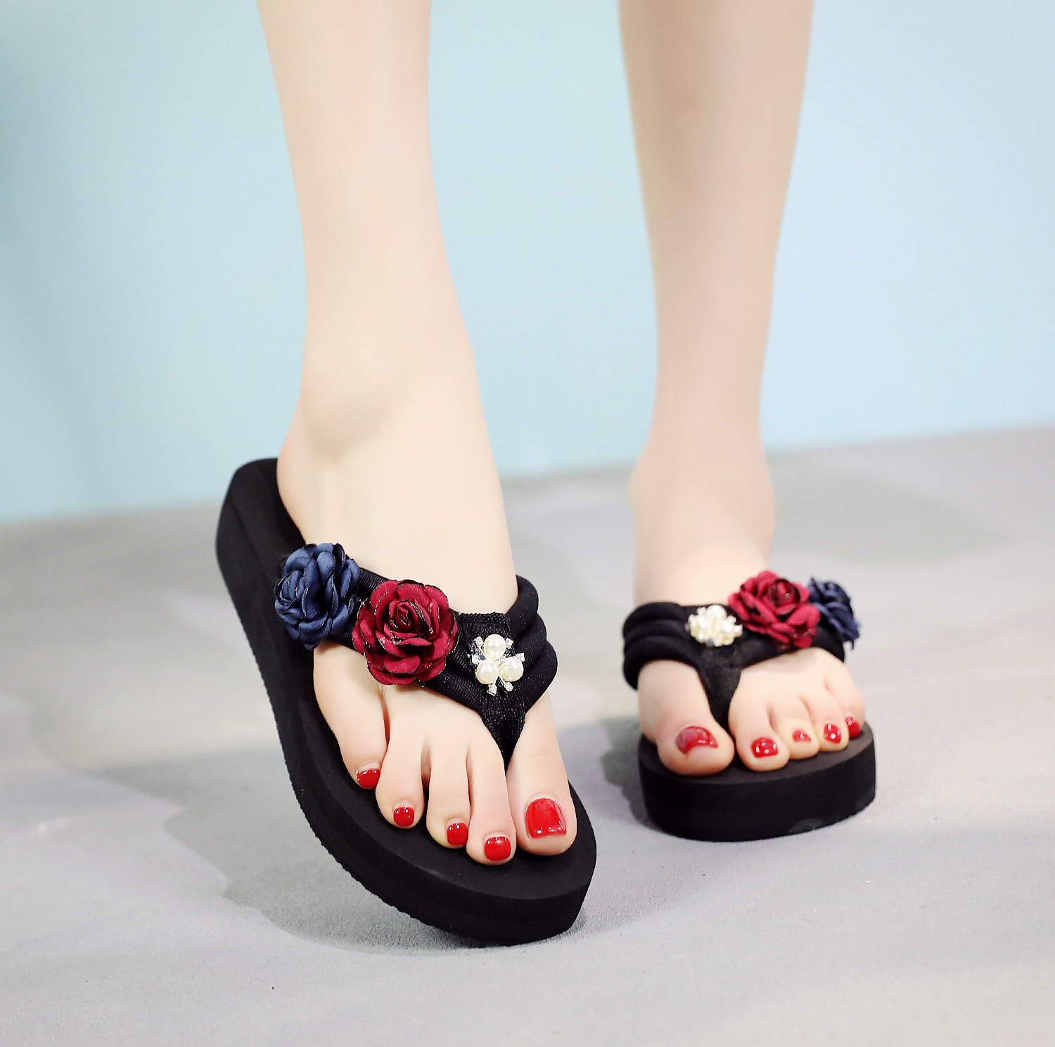 夏季平跟人字拖女沙滩鞋防滑厚底夹脚海边度假凉拖鞋休闲外穿女鞋