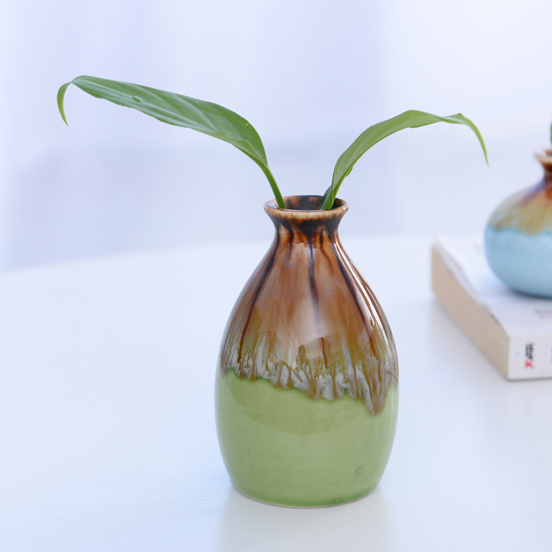 Ceramic small pure and fresh and dry flower vase is contracted and I sitting room home decoration flower arranging flowers is placed