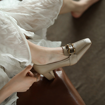 White French style small square head retro brown single shoe heel coarse heel shoe 2021 Spring section High heel shoe woman shoe buckle
