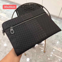 European and American mens hands with bag 2022 new business casual headlayer Cow Leather Weave Zipper Envelope bag