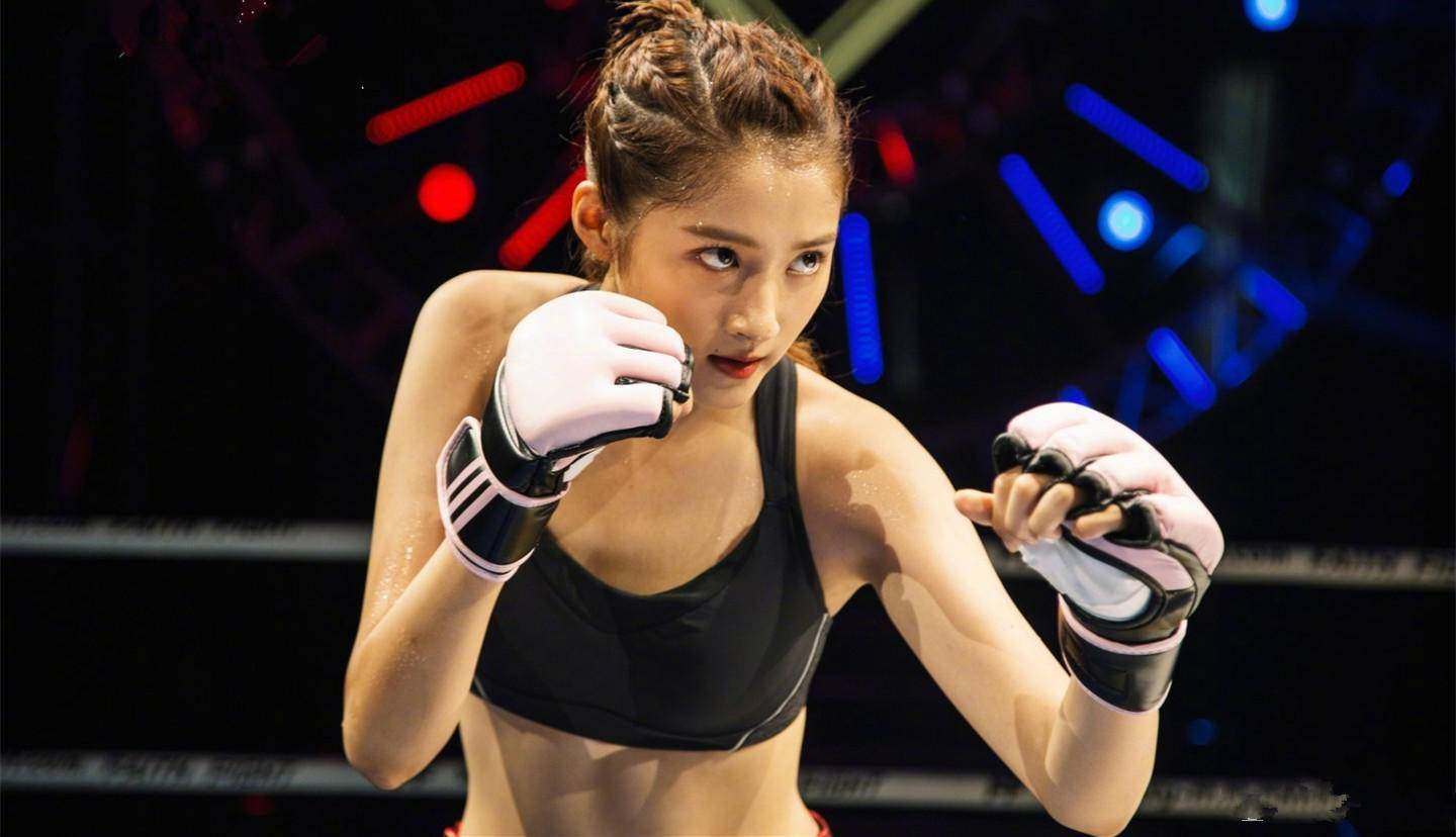 作为最能锻炼身体的运动项目之一,早就有明星开始了拳击之路.