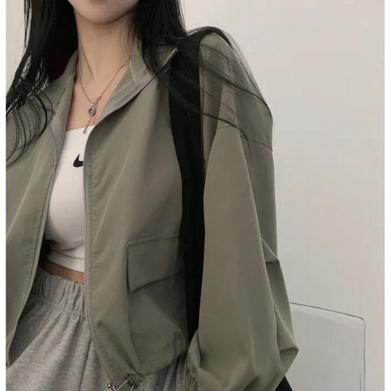 봄과 여름 얇은 태양 보호 및 바람 방전 패션 레트로 다목적 작업복 드로우 스트링 짧은 야구 유니폼 재킷 최고의 트렌디 봄과 여름 얇은 태양 보호 및 바람 방전 패션 레트로 다목적 작업복 드로우 스트링 짧은 야구 유니폼 재킷 최고의 트렌디