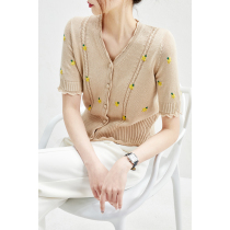 The Jung Mei (ZZ0324759) romance with air sensation ~ flax material small daisy light retro floral side sleeves knit cardigan
