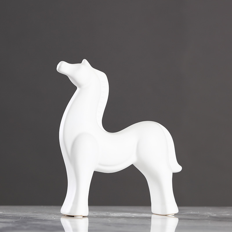 Ou shigu simple black and white ceramic horse creative home sitting room porch ark, decoration gifts small ornament furnishing articles