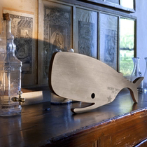 Spot Italian knindustrie“whale”shape Cutting board Walnut decorative cutting board
