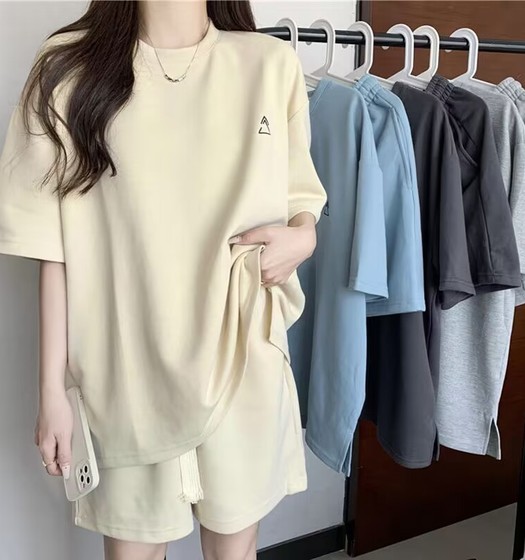 면 함유 스포츠 스타일 잠수함 여름에 가슴 패드를 가진 여성을위한 잠옷은 캐주얼 반바지 정장을 입고 여성을위한 대형 크기의 단축 티셔츠 면 함유 스포츠 스타일 잠수함 여름에 가슴 패드를 가진 여성을위한 잠옷은 캐주얼 반바지 정장을 입고 여성을위한 대형 크기의 단축 티셔츠
