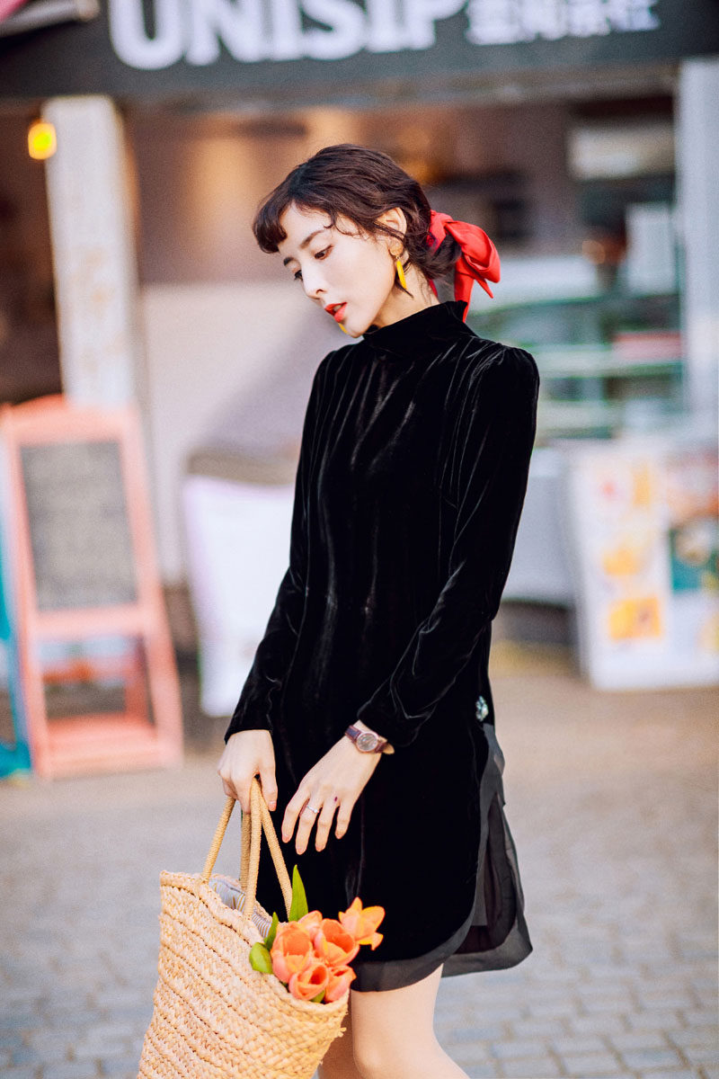 19年真丝丝绒裙镶钻天鹅绒宽松版中长款长袖大码女装连衣裙小黑裙