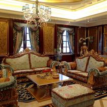 European-style solid wood fabric sofa living room luxury carved sofa combination palace sofa villa furniture three-person sofa