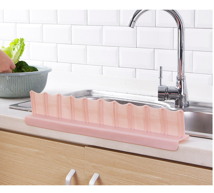 厨房水池挡水板 吸盘式厨房用具小工具 家用防溅水隔水挡板防水板