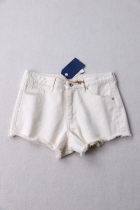 R85 American DAN Soft and skin-friendly playful contrasting color raw edges slimming mid-waist denim shorts hot pants