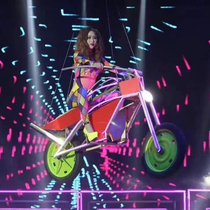 High-altitude carousel high-altitude props bar atmosphere props bar stage props high-altitude actor performance