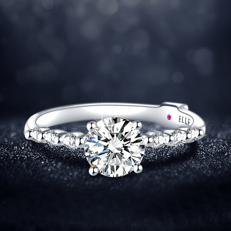 ELLE 莫桑石戒指 1克拉 双重优惠折后￥300包邮 送DW手镯