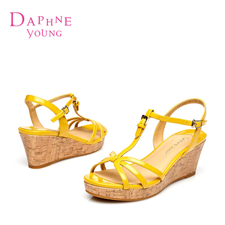 Daphne/达芙妮2015夏新款女鞋 高坡跟甜美T型绑带防水台露趾凉鞋