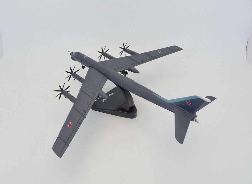 图-95 tu95俄罗斯远程战略轰炸机/合金模型熊飞机模型34厘米长