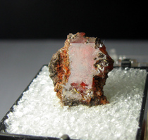 Mineral crystal rough MO0595L3-American red cloud-molybdenum lead ore 1 9cm