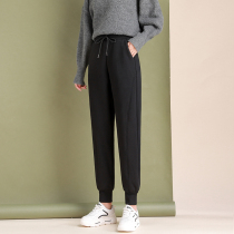 Velvet sweatpants are loose in winter loose feet are thickened and warm and they wear black tall and long leisure pants