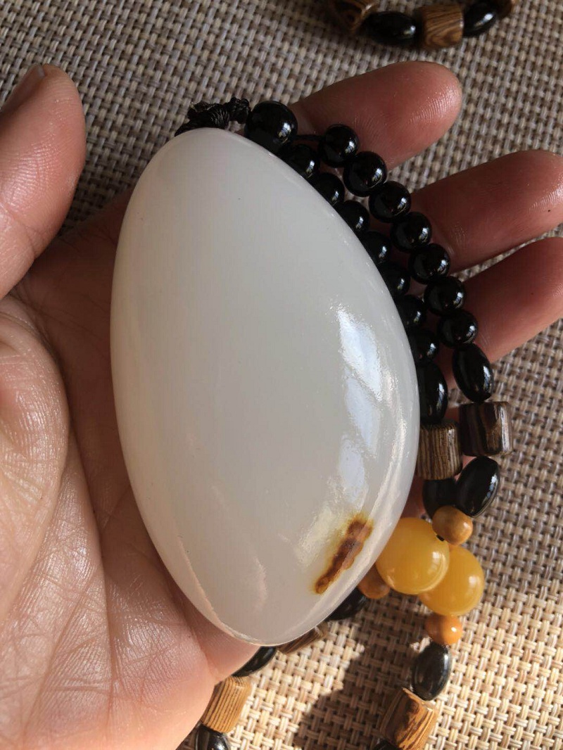 阿富汗玉石手把件籽料随形手玩件带皮色男士把件白玉石裸石手把件