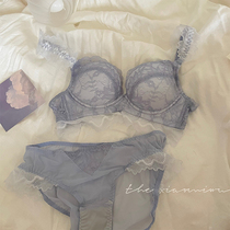 Japanese girls small breasts gather lace underwear on collection of auxiliary milk adjustable non-steel ring bra set