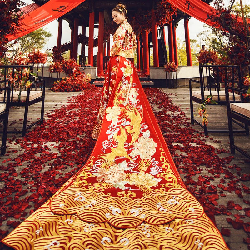 2017新款秀禾服长款中式礼服新娘拖尾婚纱修身龙凤褂结婚敬酒服