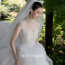 Main wedding dress 2021 New temperament bride Super fairy big tailing temperament simple small man French go out yarn