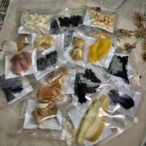 Mango Pineapple Dried grapefruit slices Prune coconut slices Coconut pieces Virgin fruit Dried apricots Dried figs dried raisins Dried yellow and white peaches