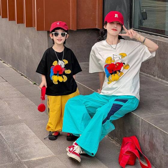 Play with parent-child outfit summer new style mother-daughter mother-child outfit cartoon doll T-shirt family three and four T-shirt top
Play with parent-child outfit summer new style mother-daughter mother-child outfit cartoon doll T-shirt family three and four T-shirt top