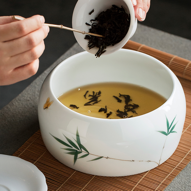 Jingdezhen hand - made ceramic fish play tea to wash to the home of kung fu tea cups to wash large writing brush washer wash water jar is large