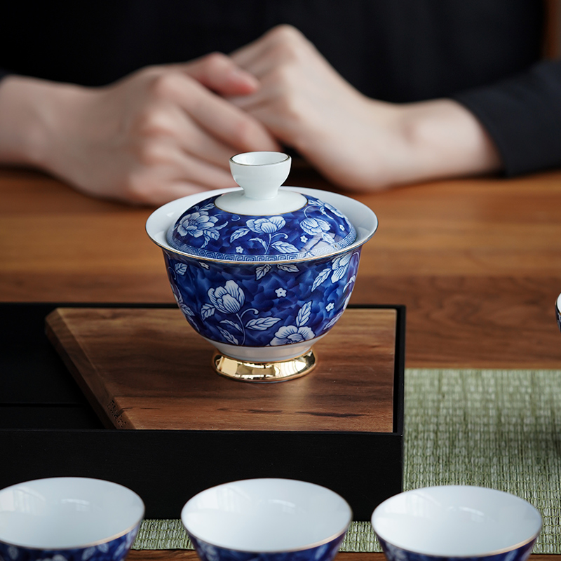 Hand made blue and white porcelain tea set white porcelain tureen ceramic cups manual household kung fu tea bowl three tureen in use