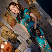 Beauty and wind Yaqing fans 2022 Spring new high-end heavy pound genuine silk qipao long style mulberry silk performance walking show