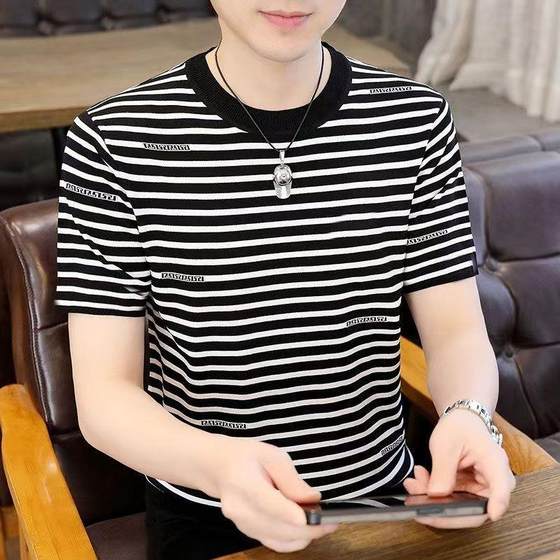 새로운 남자의 부드러운 얼음 감지 단축 얇은 여름 얇은 여름 트렌디 얇은 티셔츠 스 플라이 싱 스트립 2 피스 세트 새로운 남자의 부드러운 얼음 감지 단축 얇은 여름 얇은 여름 트렌디 얇은 티셔츠 스 플라이 싱 스트립 2 피스 세트