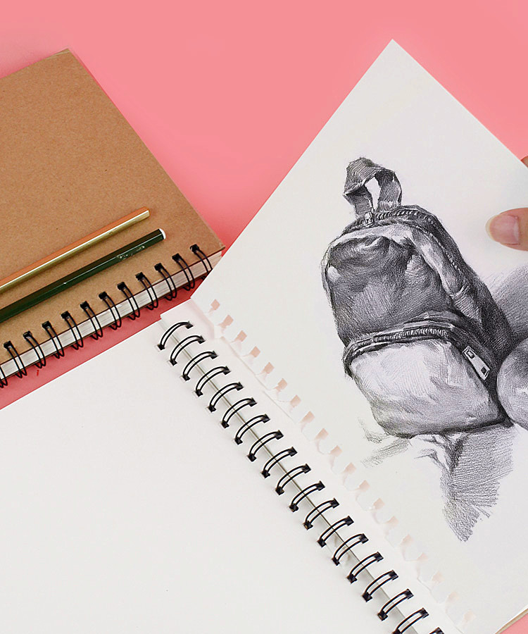 加厚素描本8k速写本绘画纸空白画画本手绘初学者16k开学生用彩铅美术