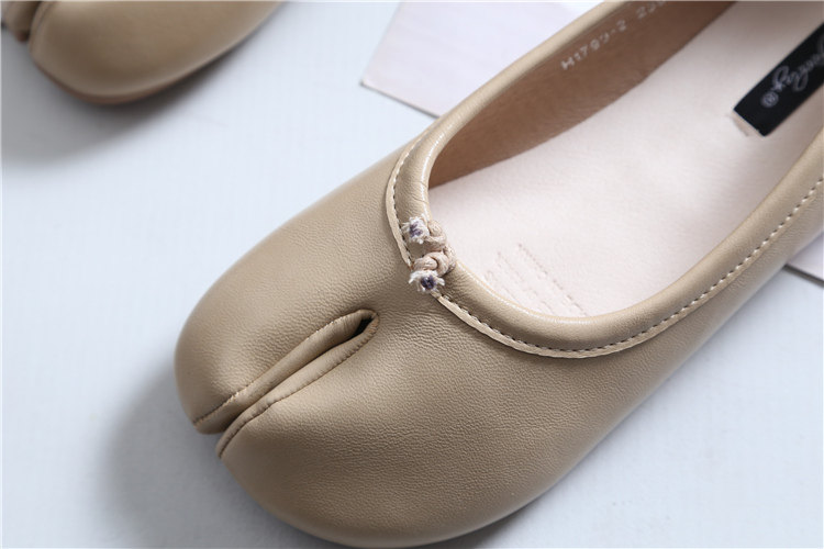 单鞋女2019新款百搭猪蹄马蹄鞋复古平底分脚趾鞋分指网红奶奶鞋女