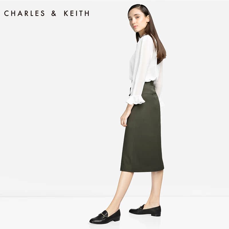 CHARLES&KEITH单鞋 CK1-70380524 欧美风潮流金属圆头平底单鞋女产品展示图4