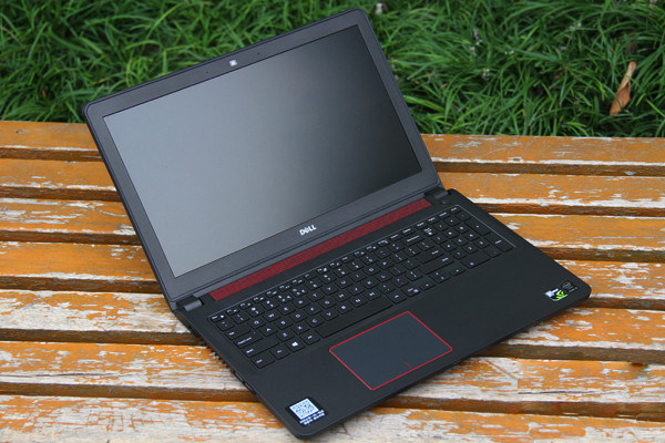 黑色 win10 无背光键盘 15p-4648 i5-6300hq 8g  256g固态 gtx960m 4g