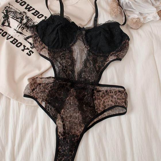 Pulsive hormones*Sexy Pure Lace Hollow Leopard Print Onesie Bra Set
Pulsive hormones*Sexy Pure Lace Hollow Leopard Print Onesie Bra Set