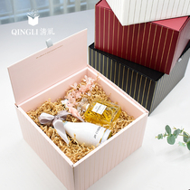 Square folding box fresh bouquet packaging festival flower shop wedding companion hand gift exquisite red creative DIY gift box